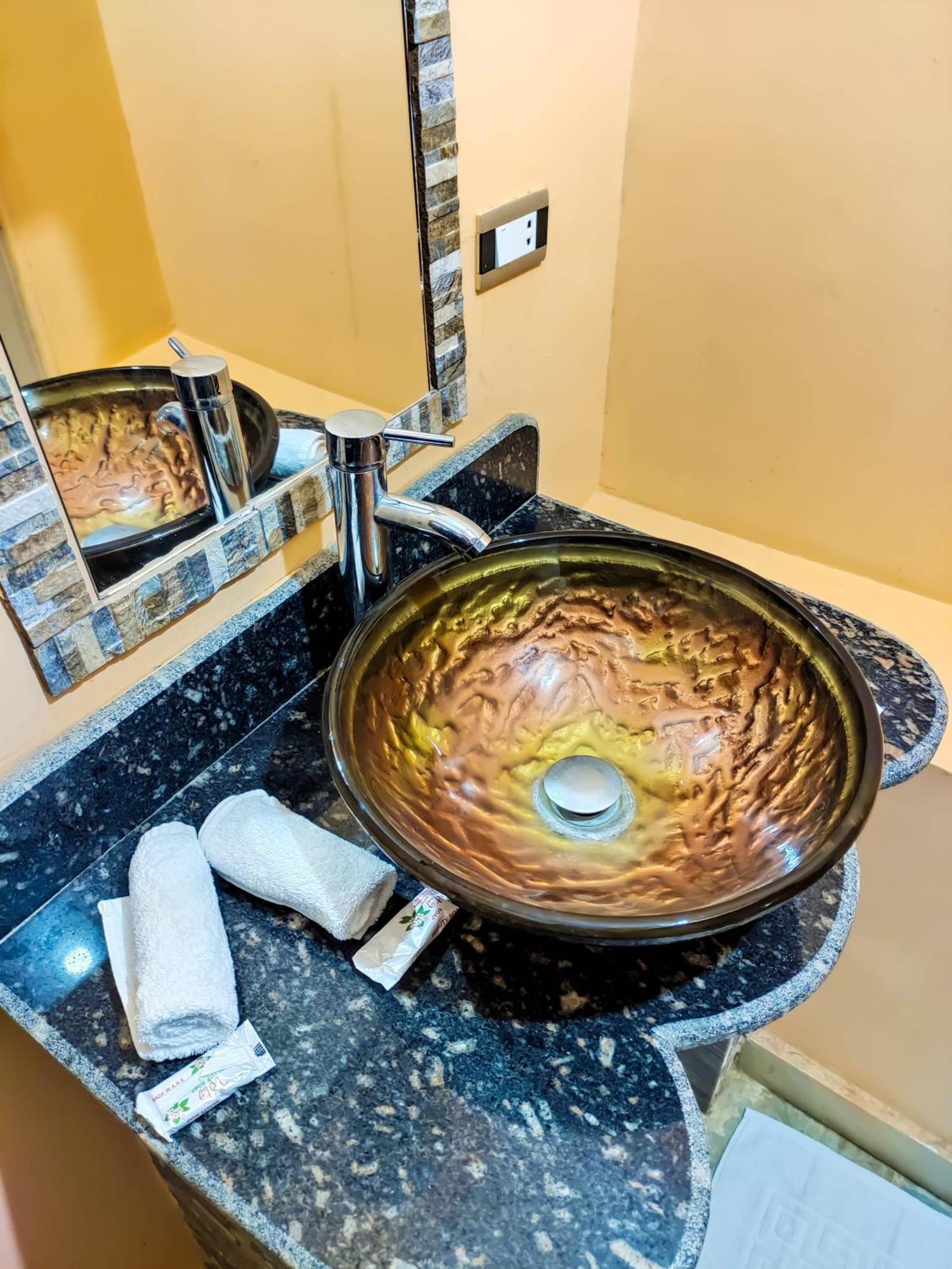 אסואן Hadouta Masreya Nubian Guest House מראה חיצוני תמונה